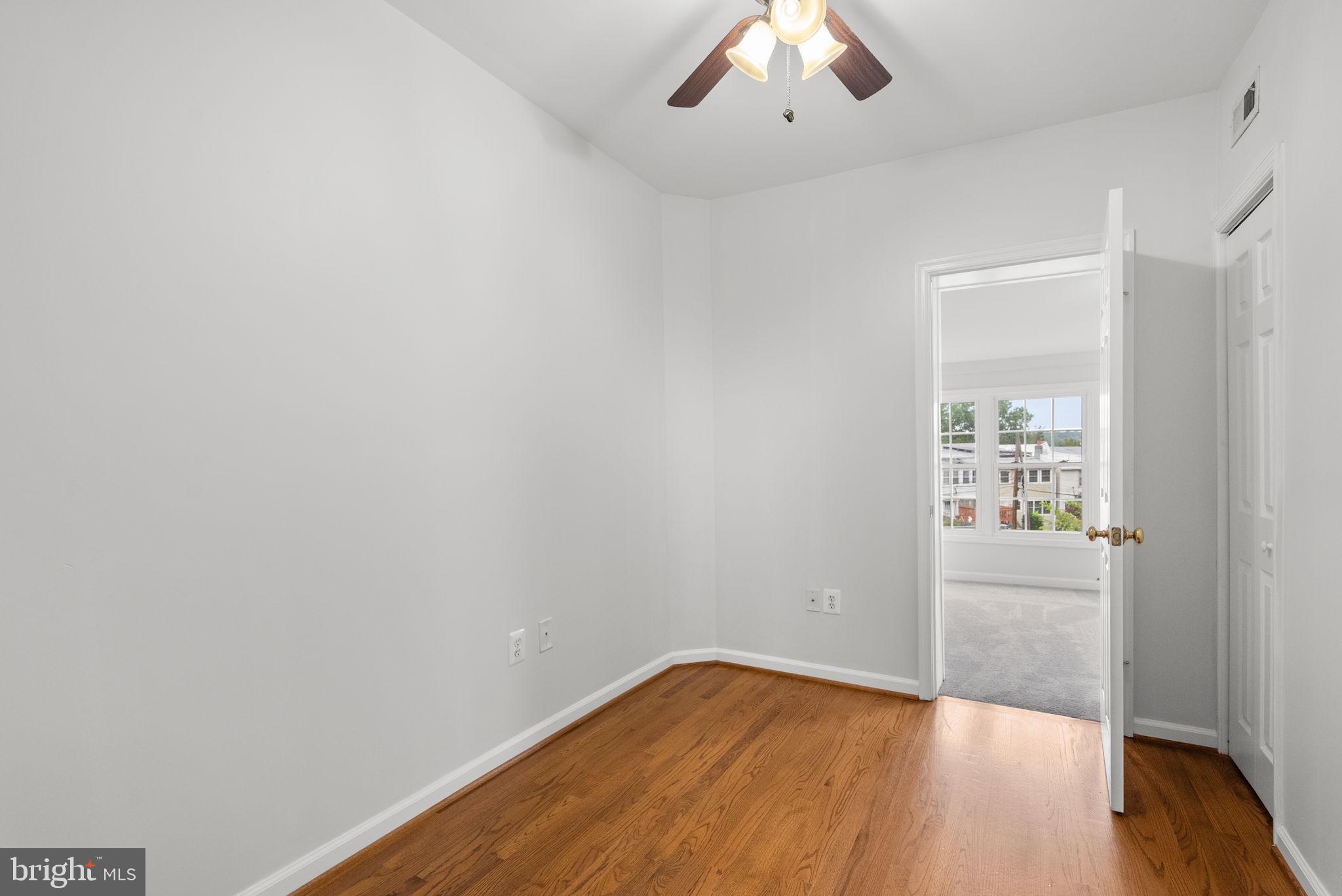 28 SHERMAN CIRCLE NW