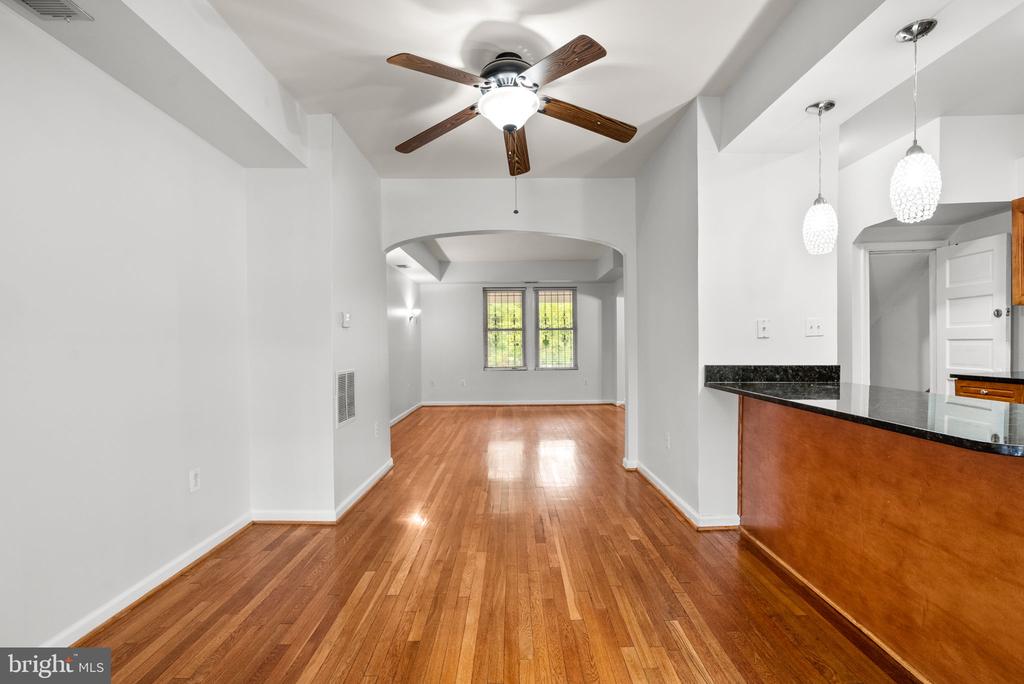 28 SHERMAN CIRCLE NW