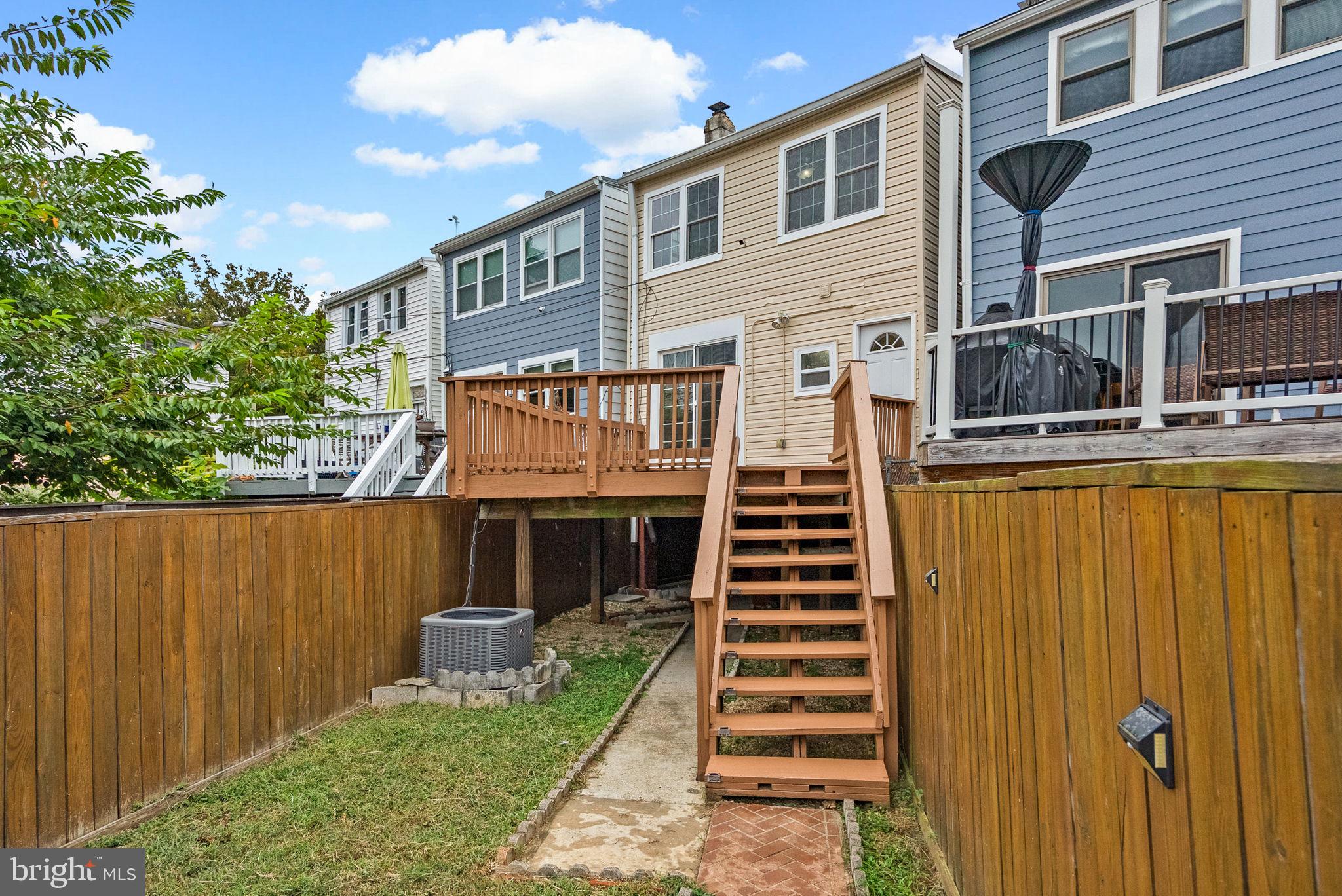 28 SHERMAN CIRCLE NW