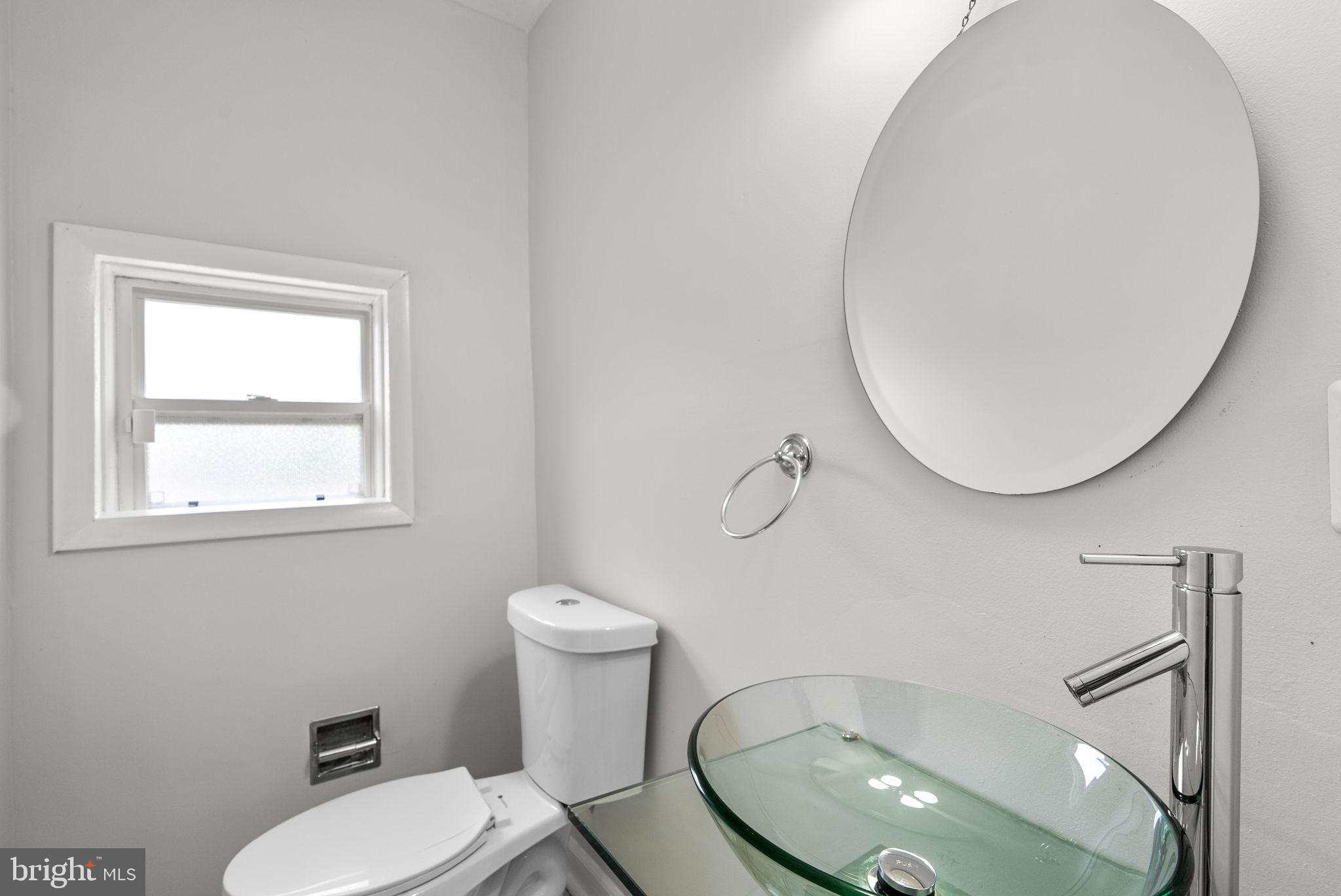 28 SHERMAN CIRCLE NW