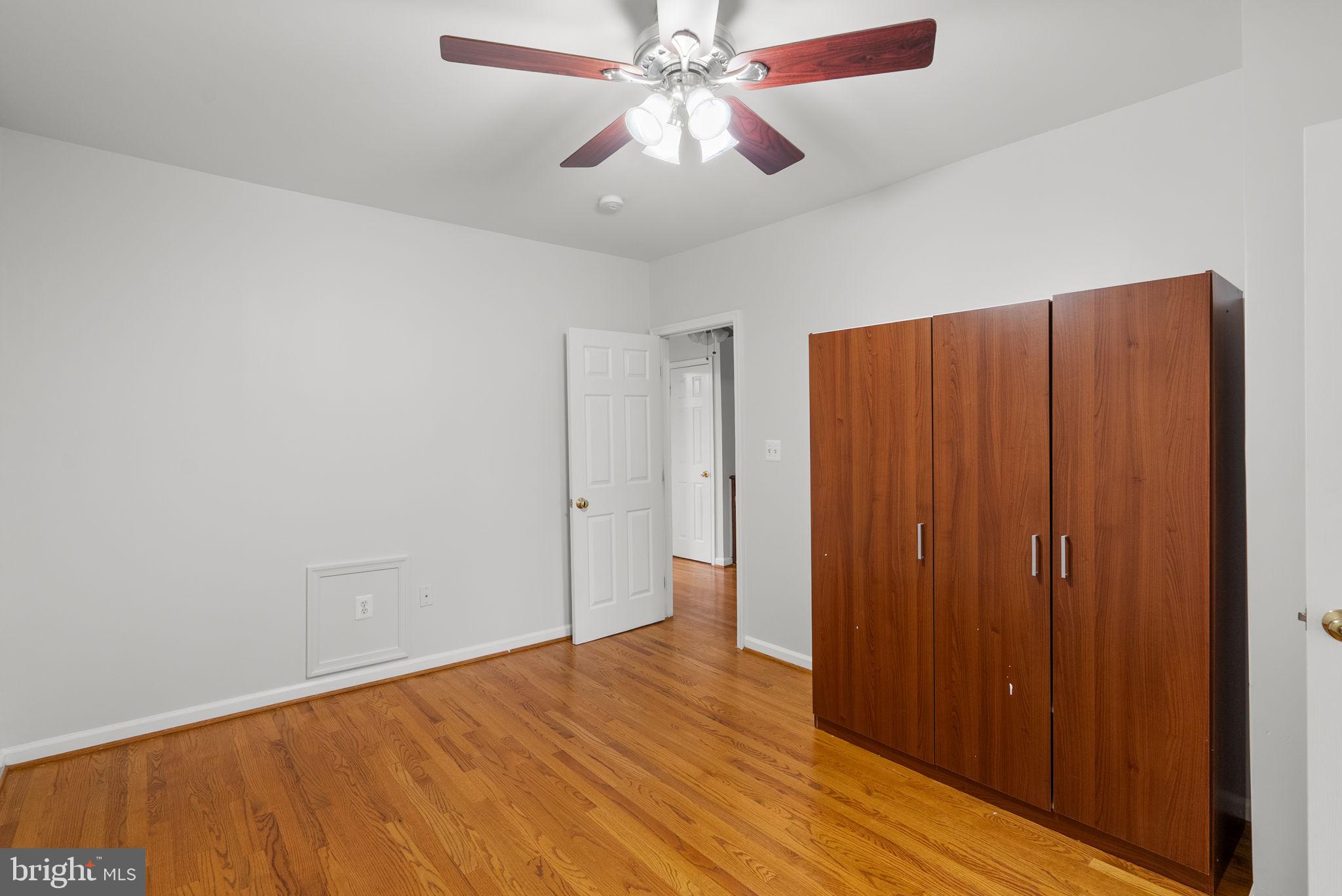 28 SHERMAN CIRCLE NW