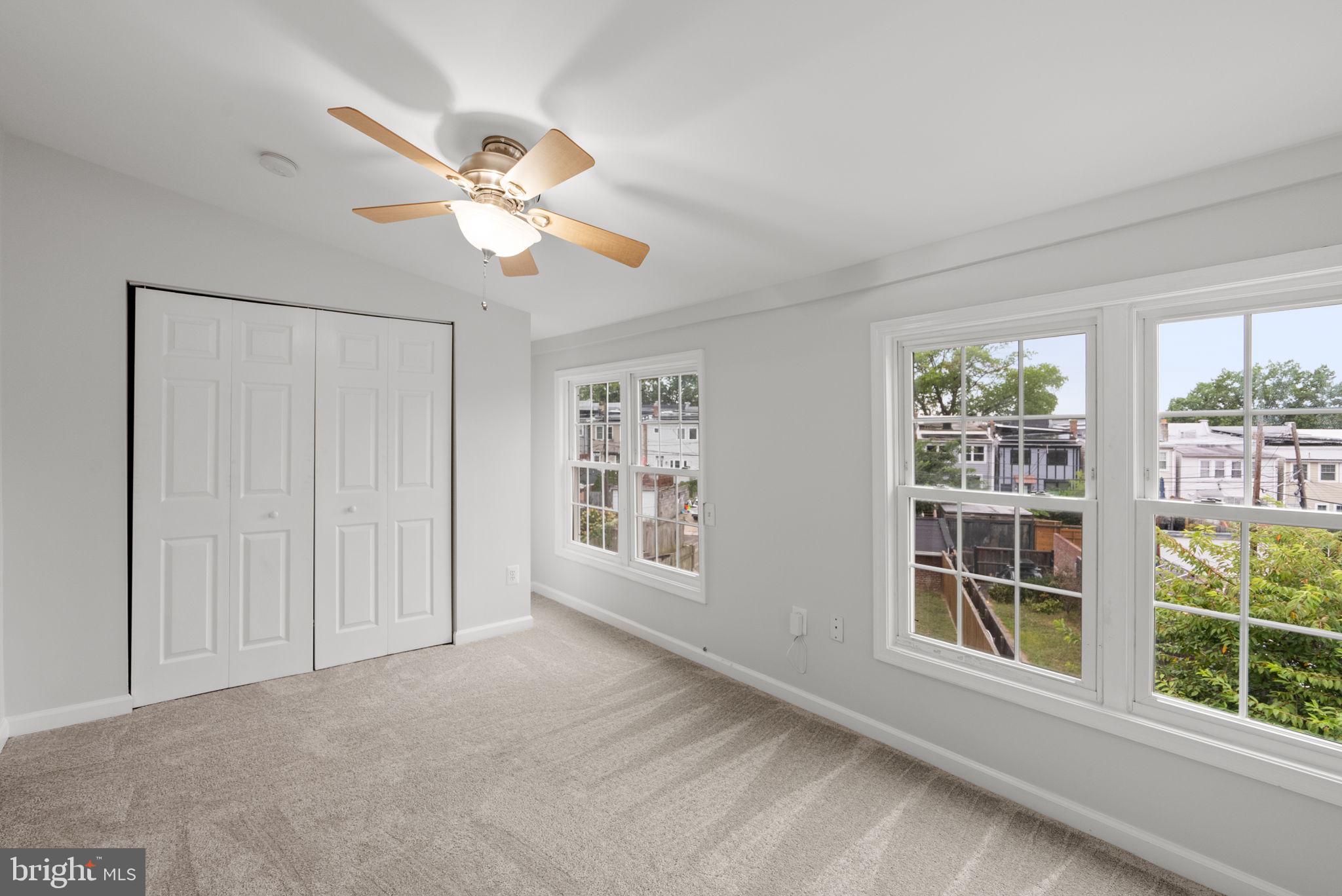 28 SHERMAN CIRCLE NW