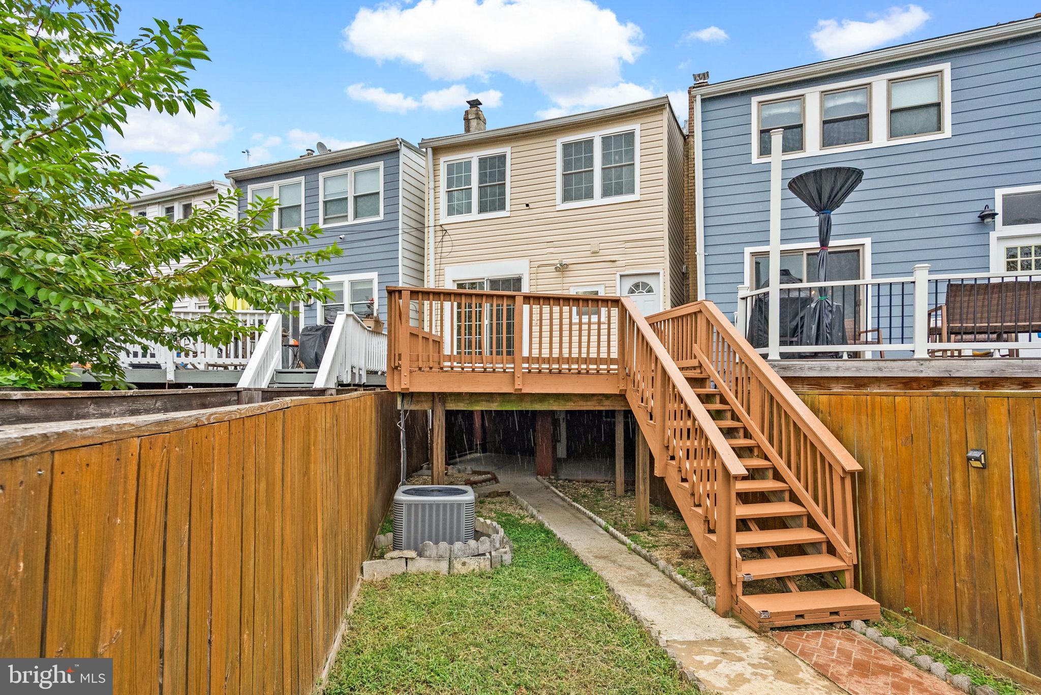 28 SHERMAN CIRCLE NW