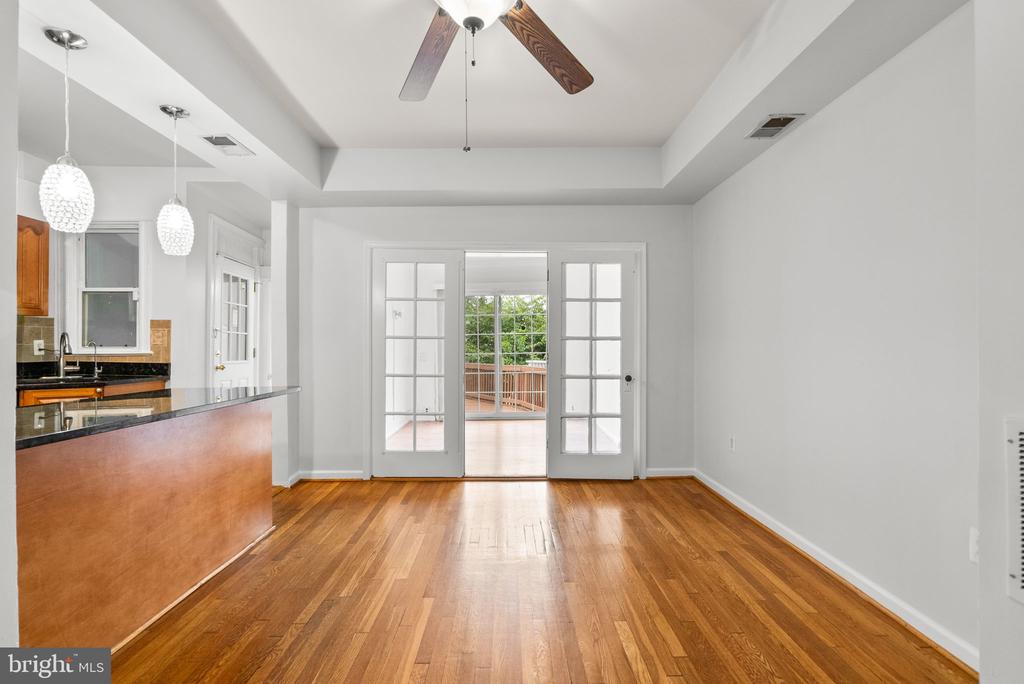 28 SHERMAN CIRCLE NW