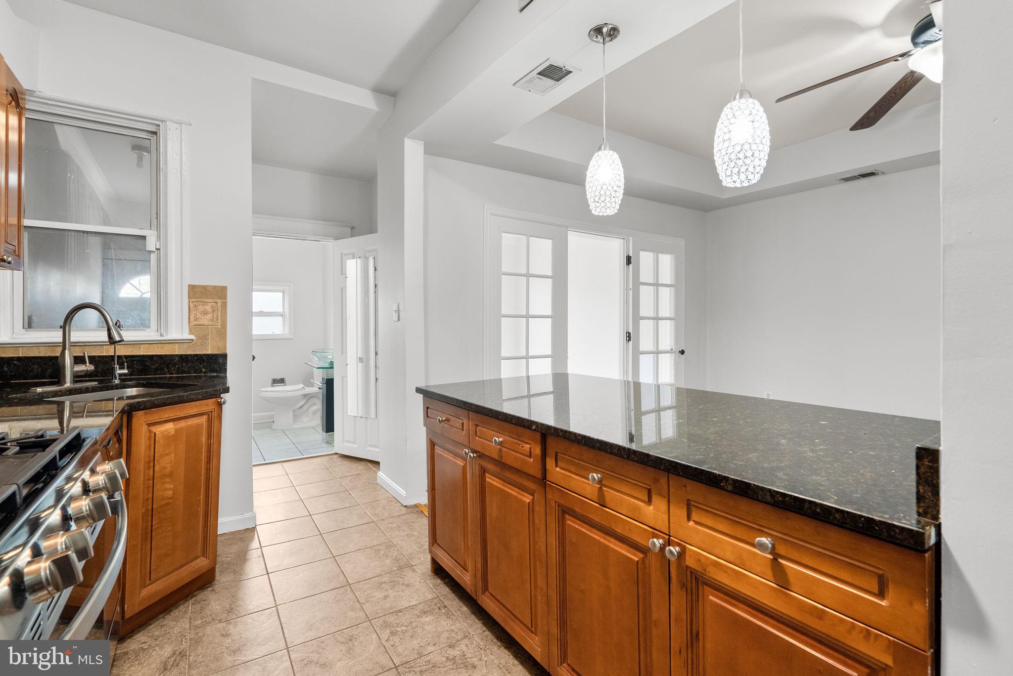 28 SHERMAN CIRCLE NW