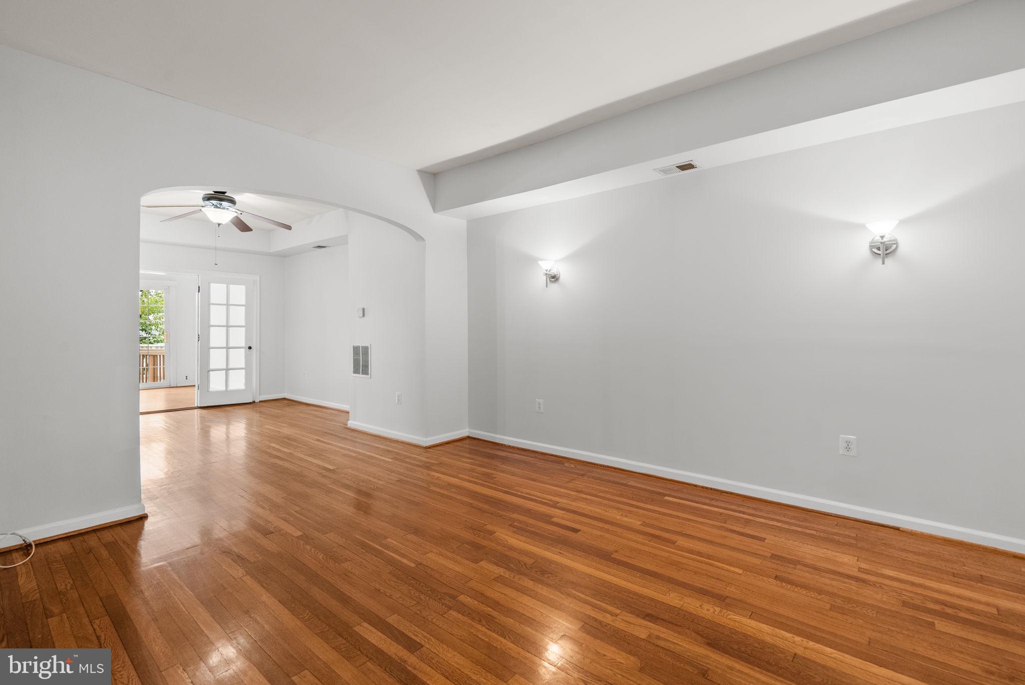 28 SHERMAN CIRCLE NW