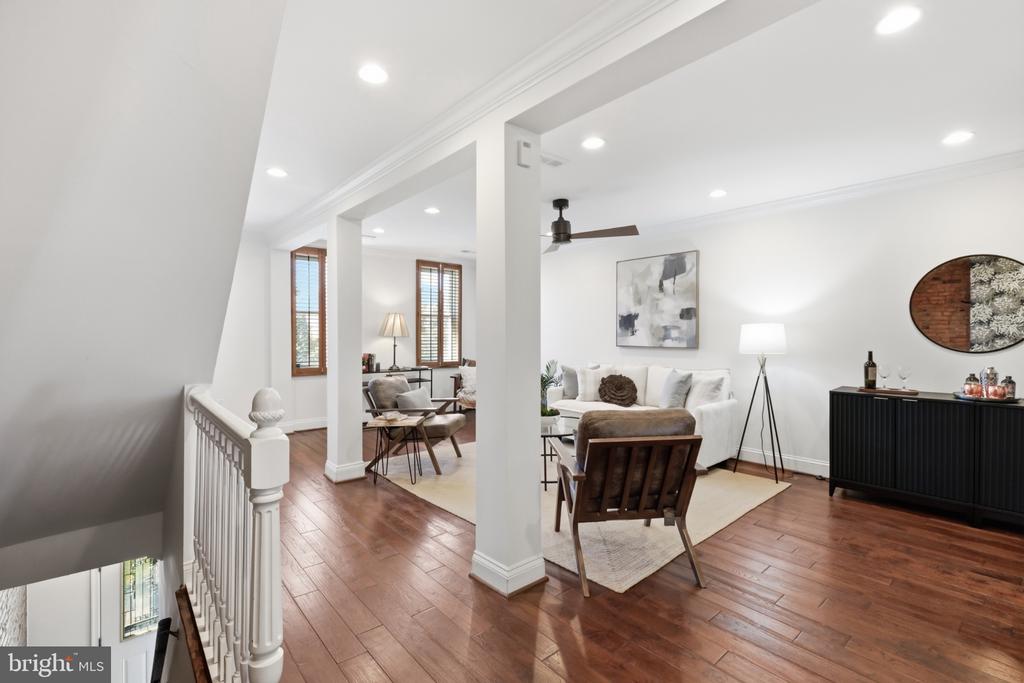 17 V STREET NW Unit: 1
