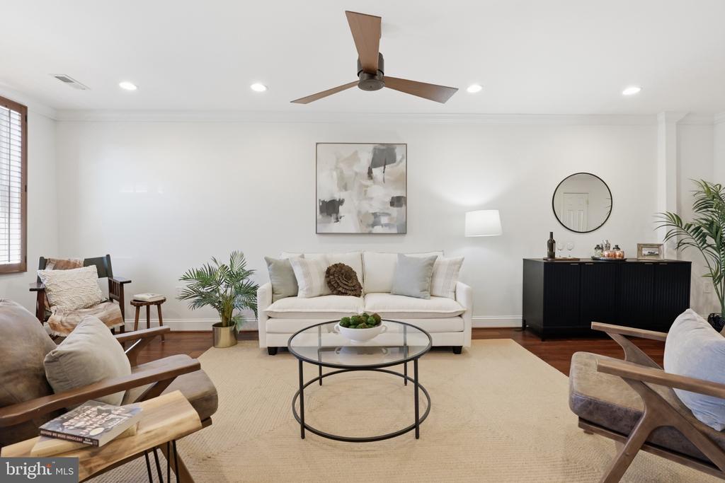 17 V STREET NW Unit: 1