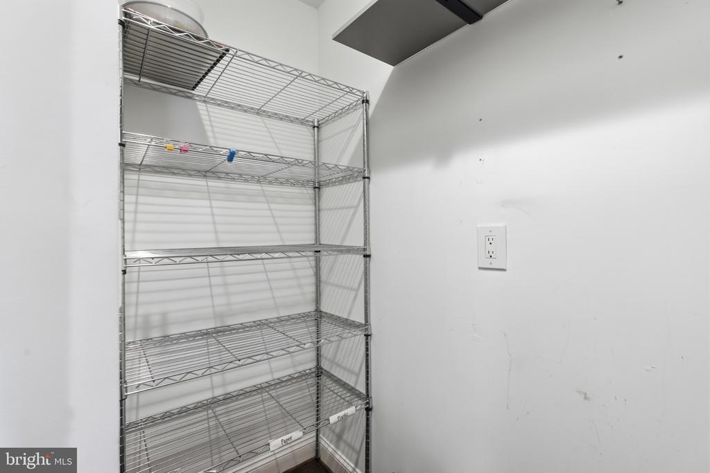 17 V STREET NW Unit: 1