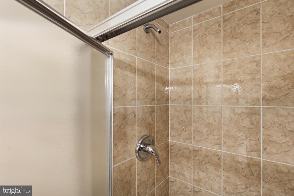 17 V STREET NW Unit: 1