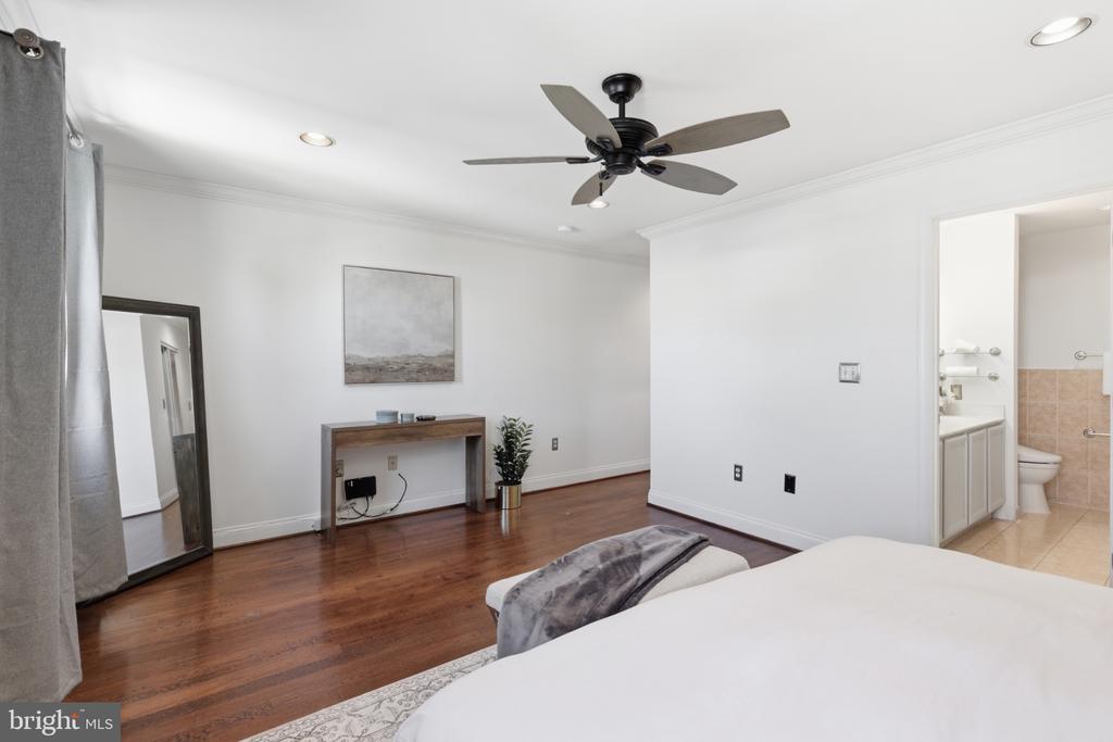 17 V STREET NW Unit: 1