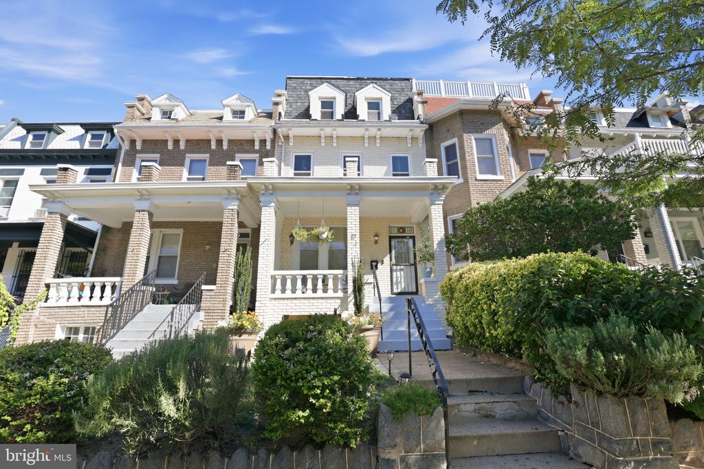 17 V STREET NW Unit: 1