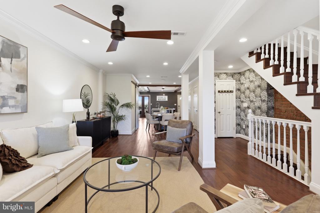 17 V STREET NW Unit: 1