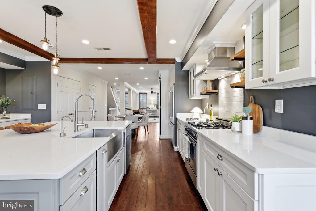 17 V STREET NW Unit: 1