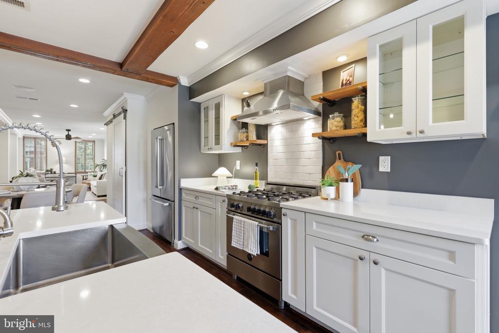 17 V STREET NW Unit: 1