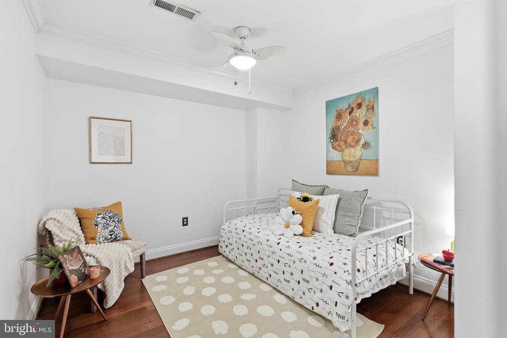 17 V STREET NW Unit: 1