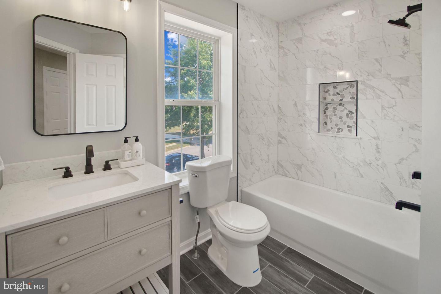 4105 KILLINGTON COURT