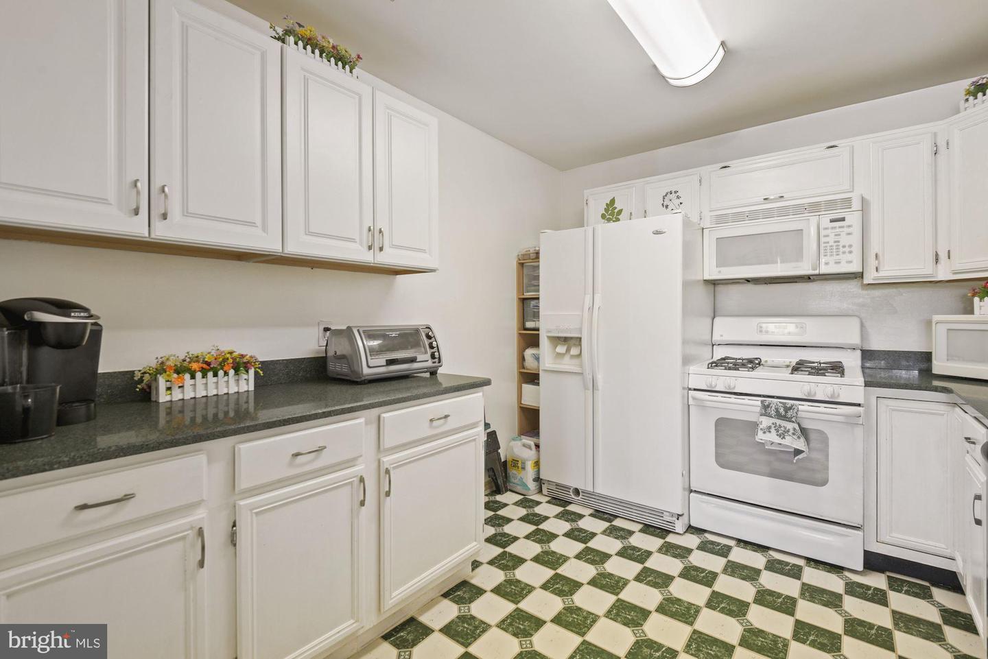 20404 SHORE HARBOUR DRIVE Unit: 3-J