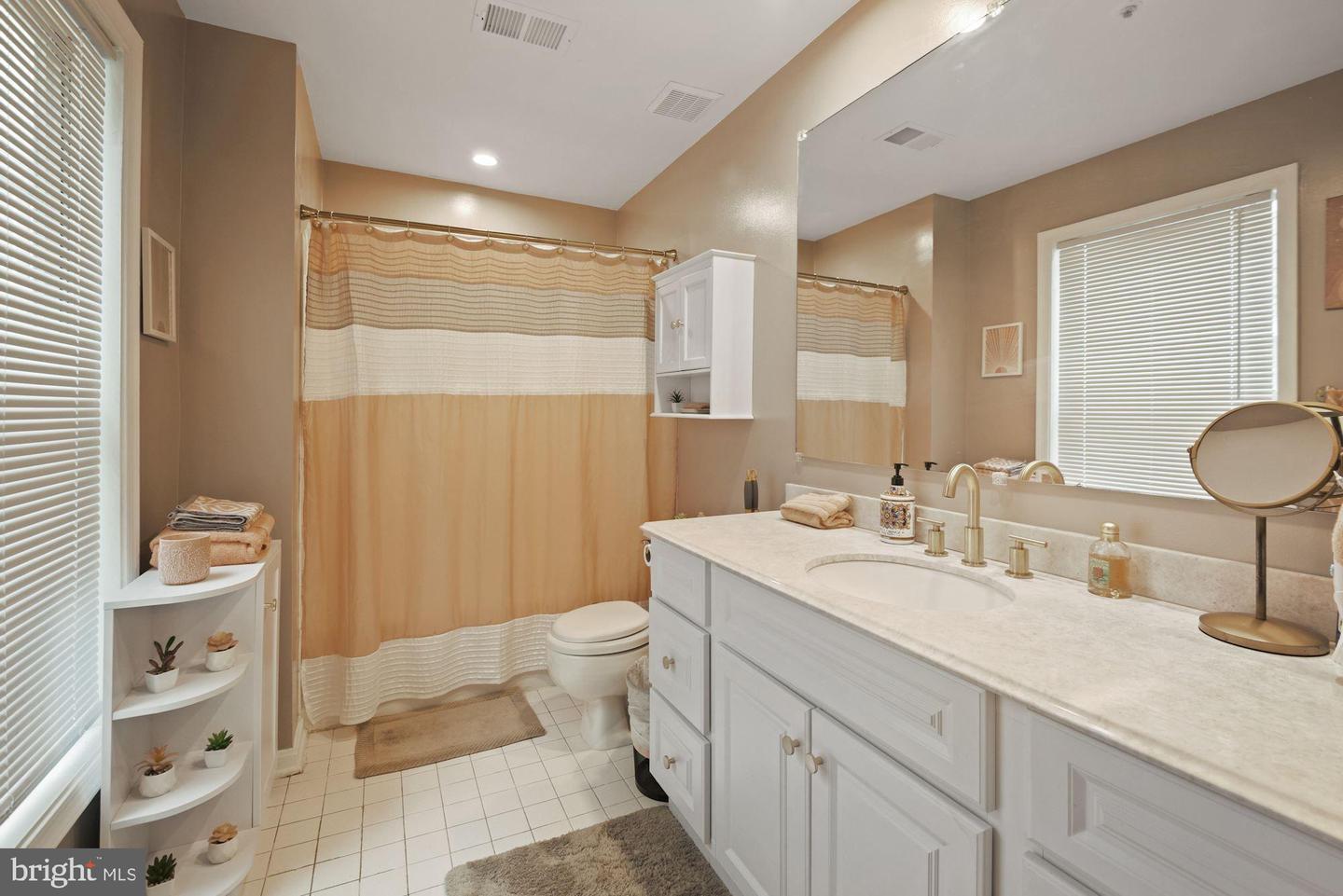 20404 SHORE HARBOUR DRIVE Unit: 3-J