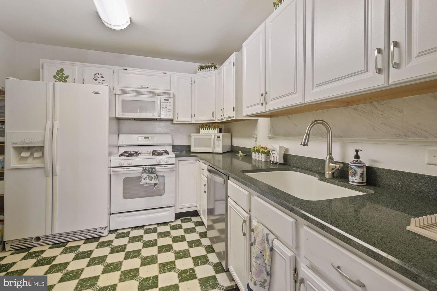 20404 SHORE HARBOUR DRIVE Unit: 3-J