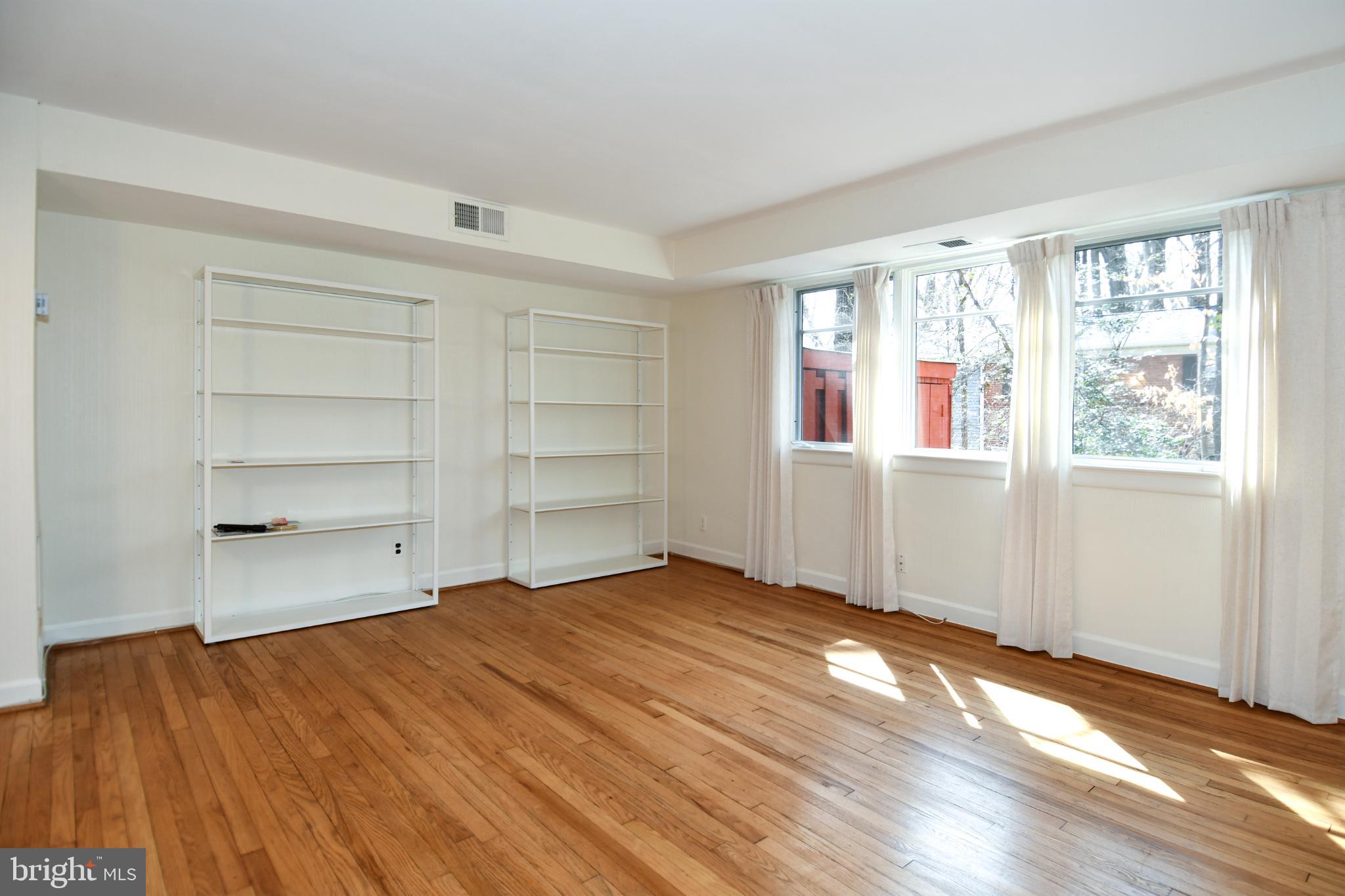 8520 Geren Road 18-3