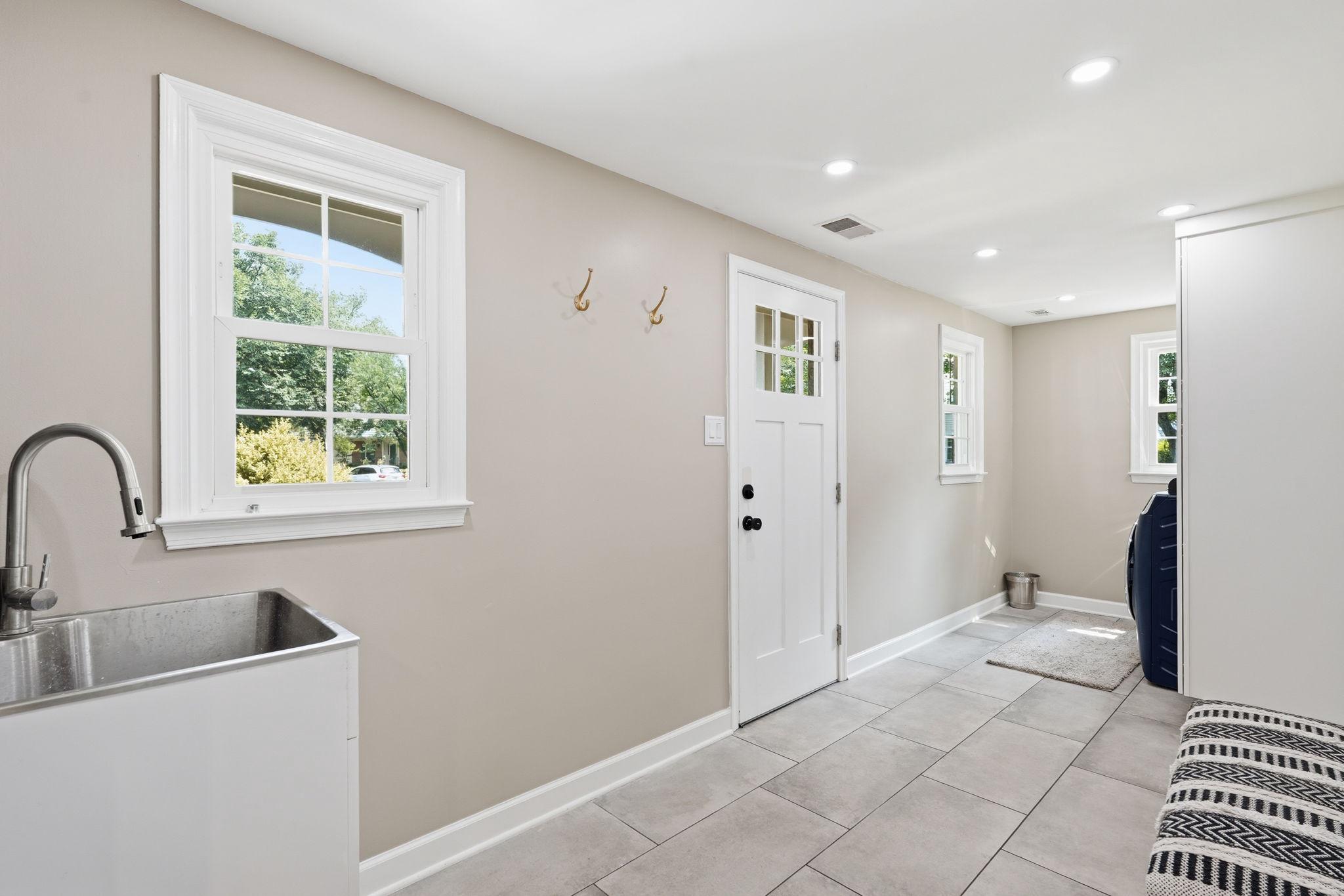 118 UPSHIRE CIRCLE