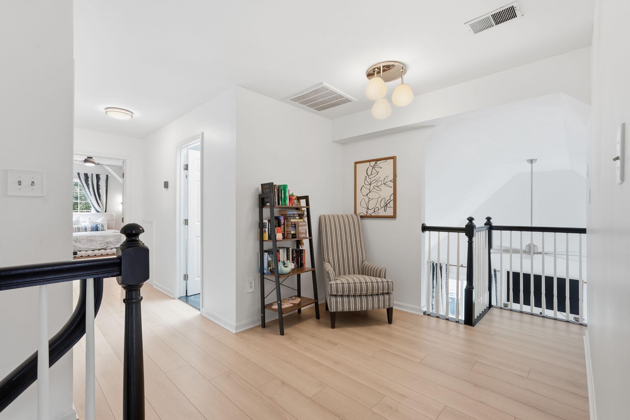 118 UPSHIRE CIRCLE