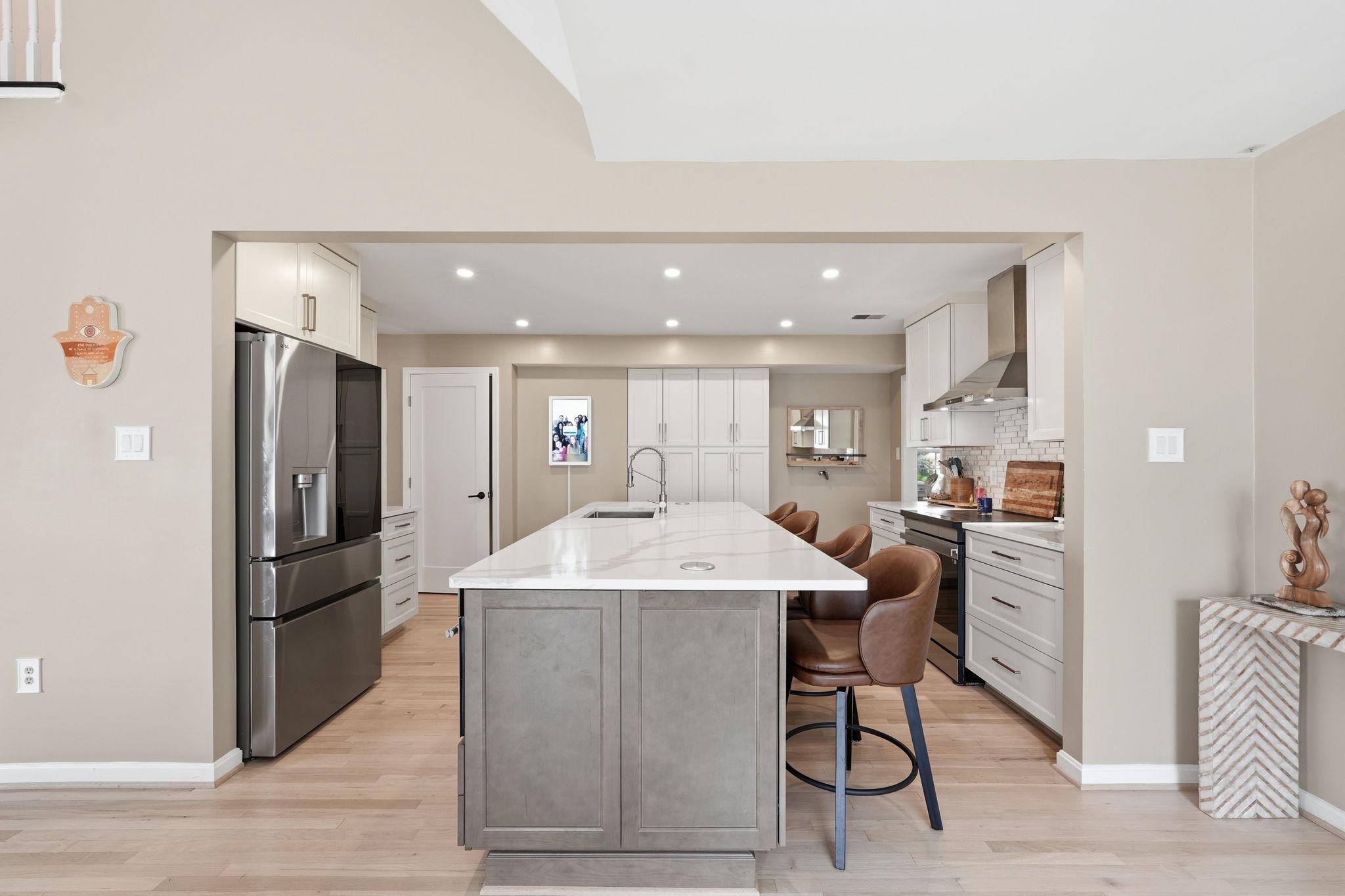 118 UPSHIRE CIRCLE
