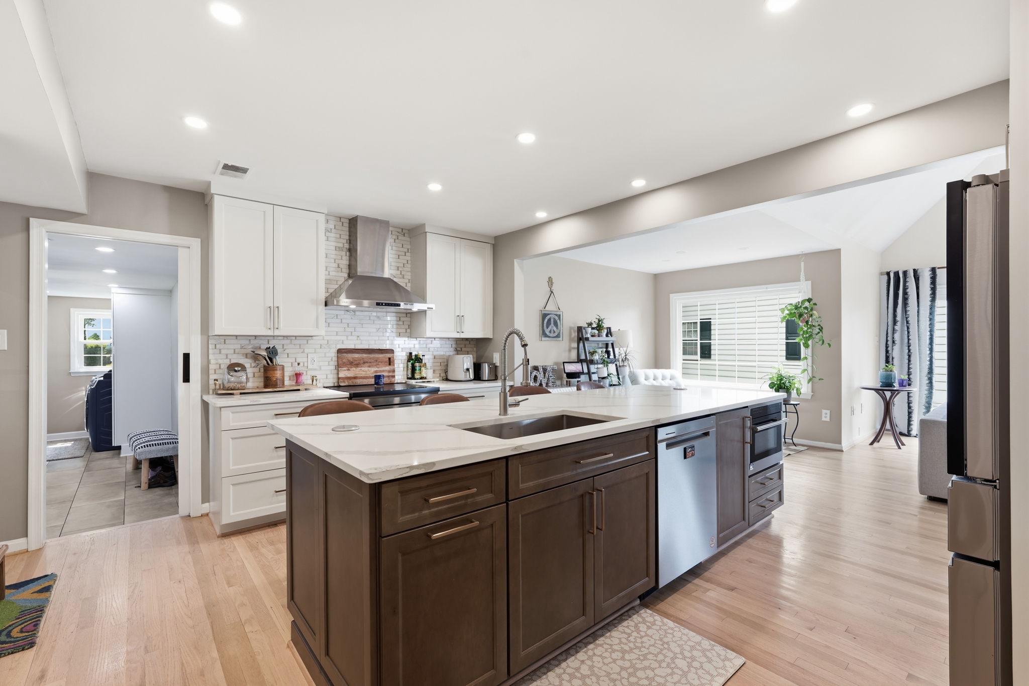 118 UPSHIRE CIRCLE