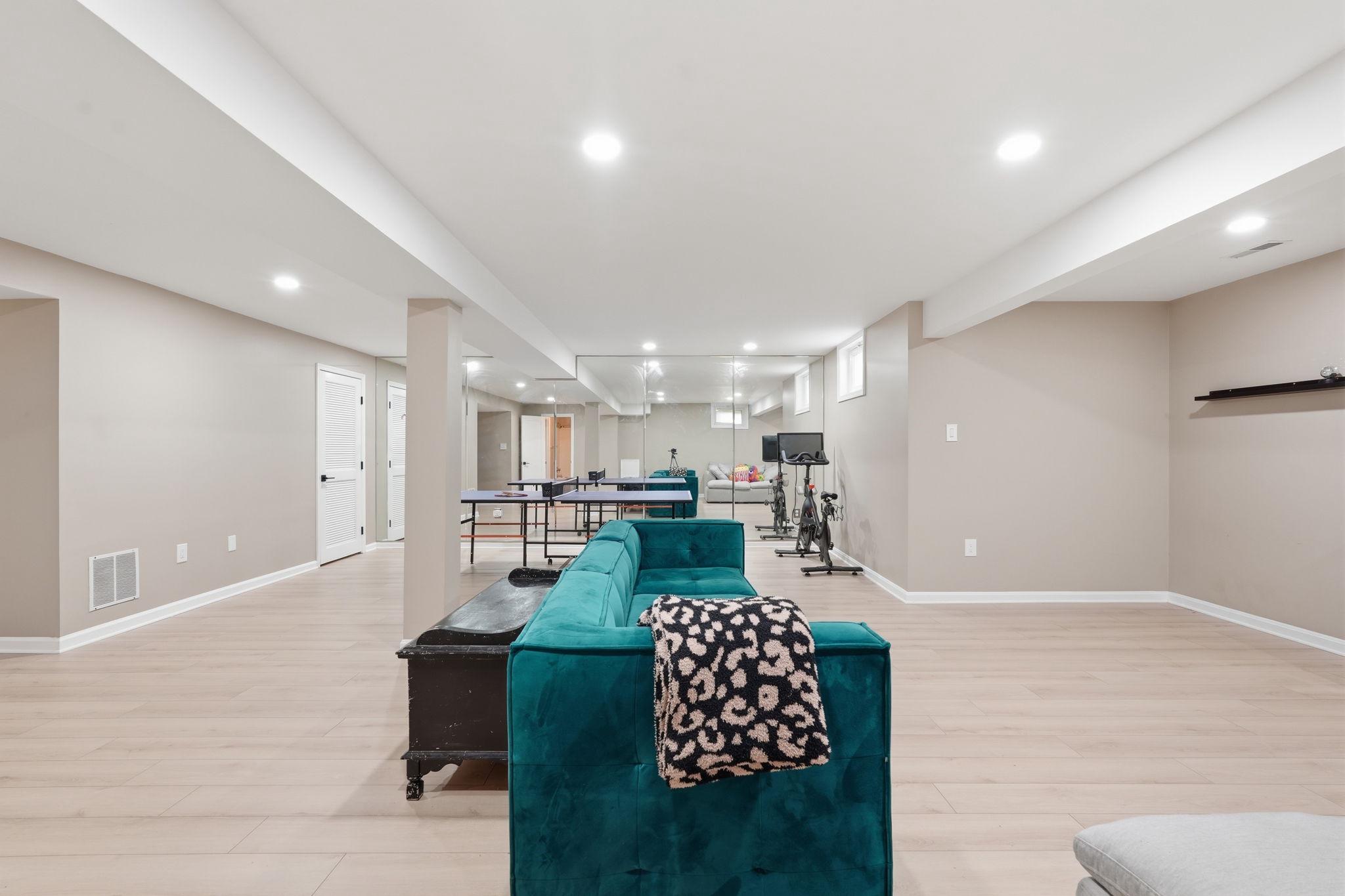 118 UPSHIRE CIRCLE