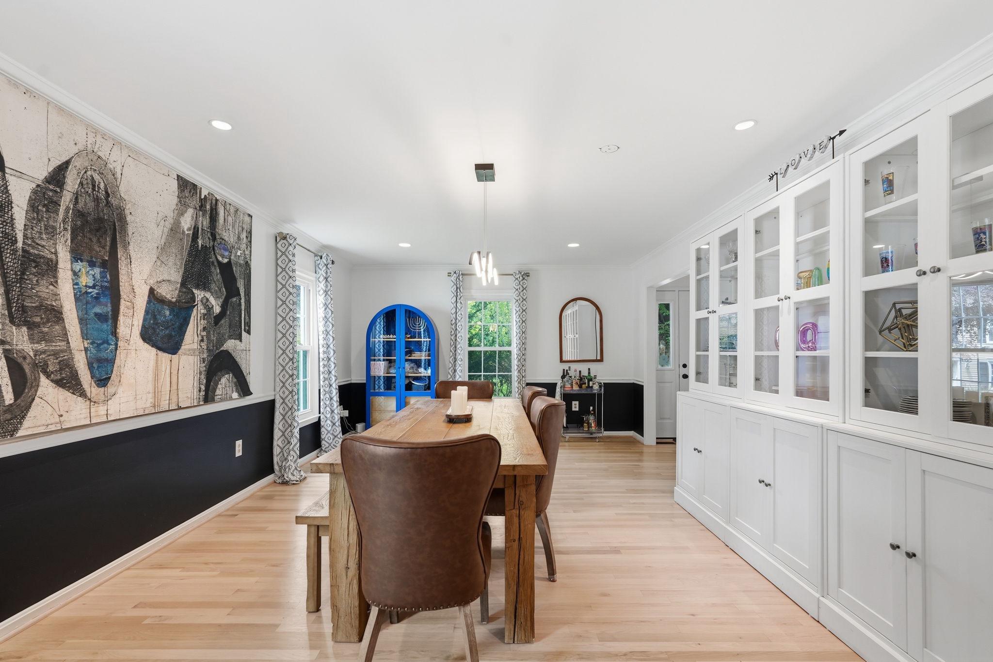 118 UPSHIRE CIRCLE