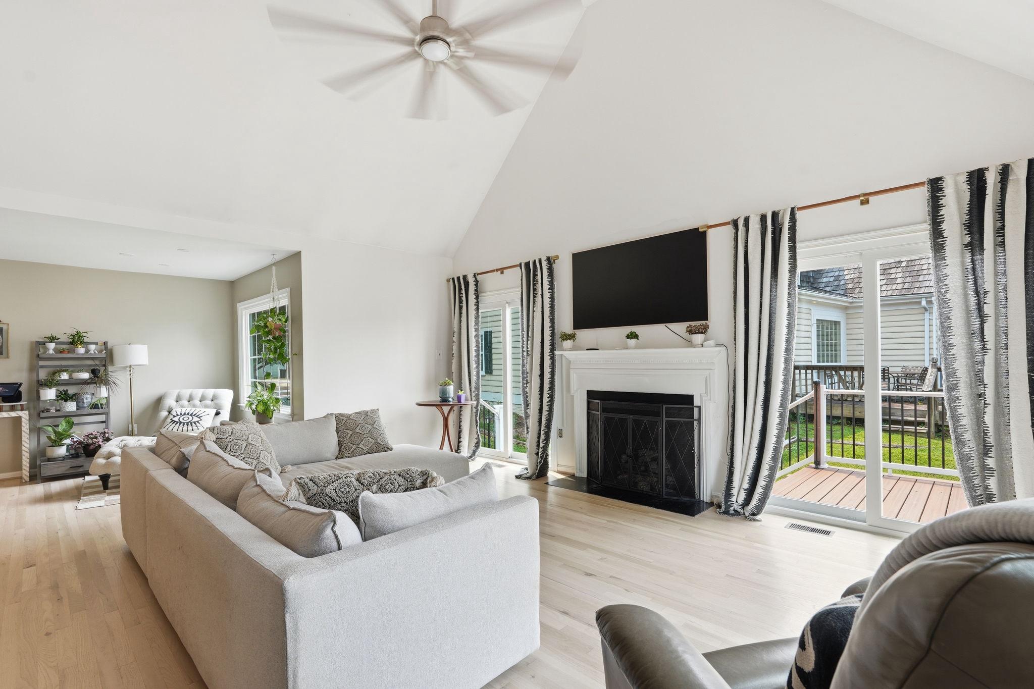 118 UPSHIRE CIRCLE