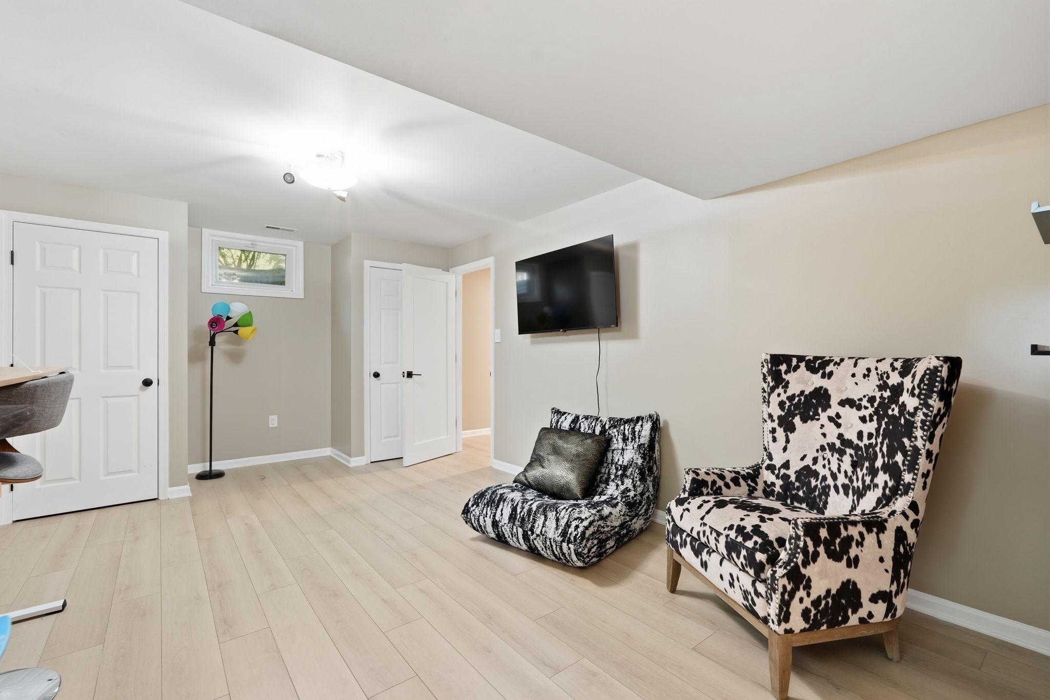118 UPSHIRE CIRCLE