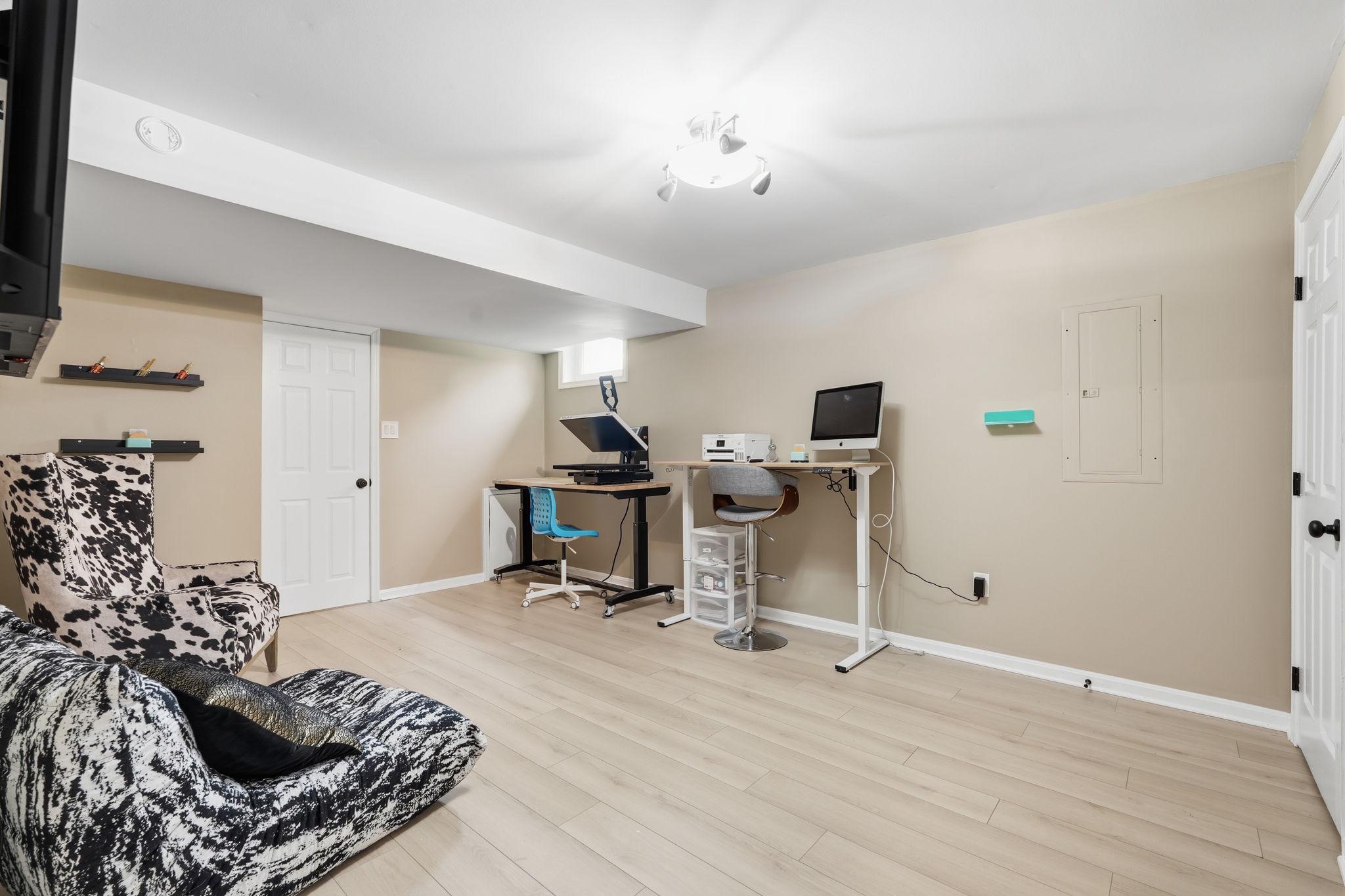 118 UPSHIRE CIRCLE