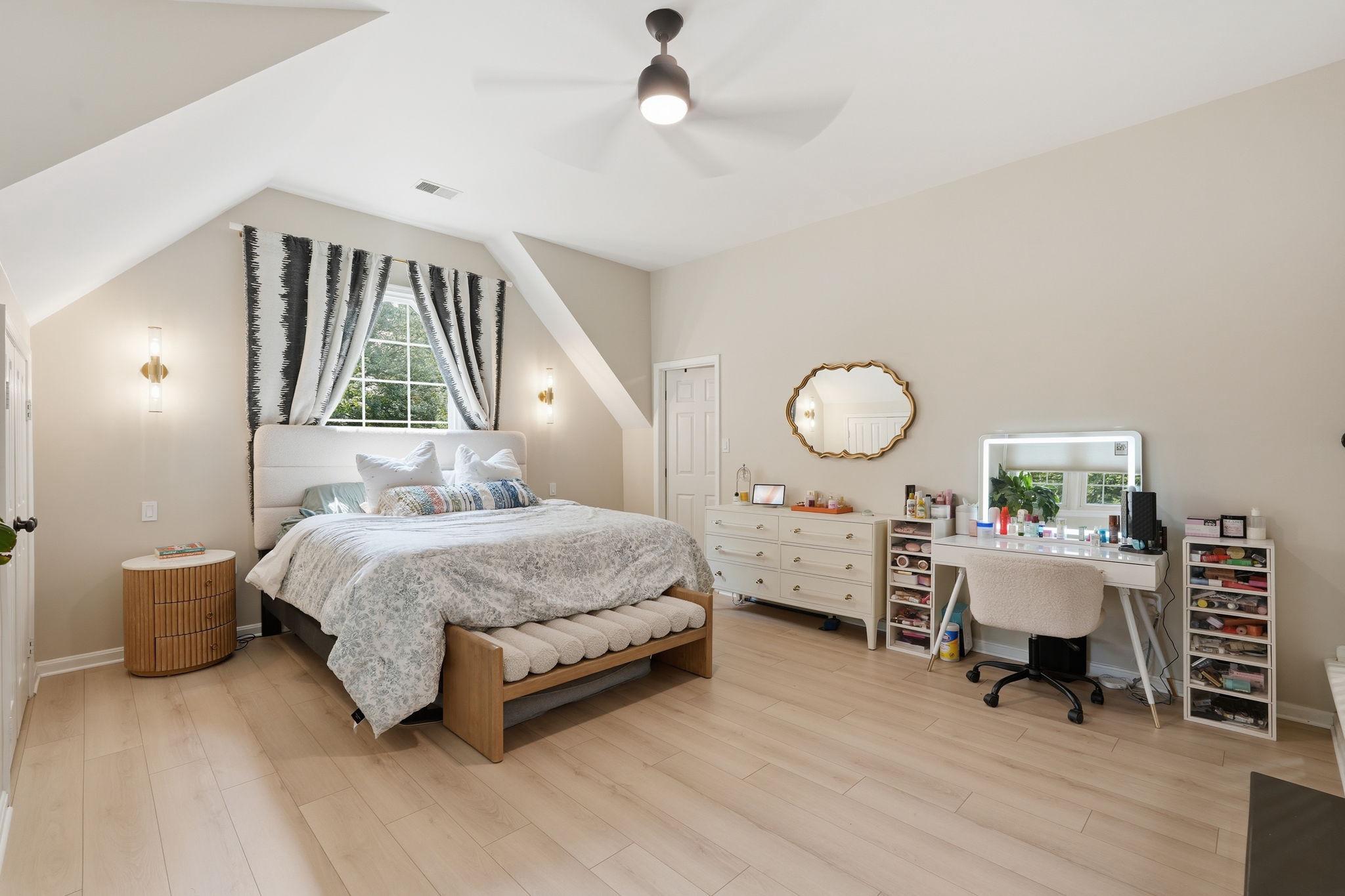 118 UPSHIRE CIRCLE