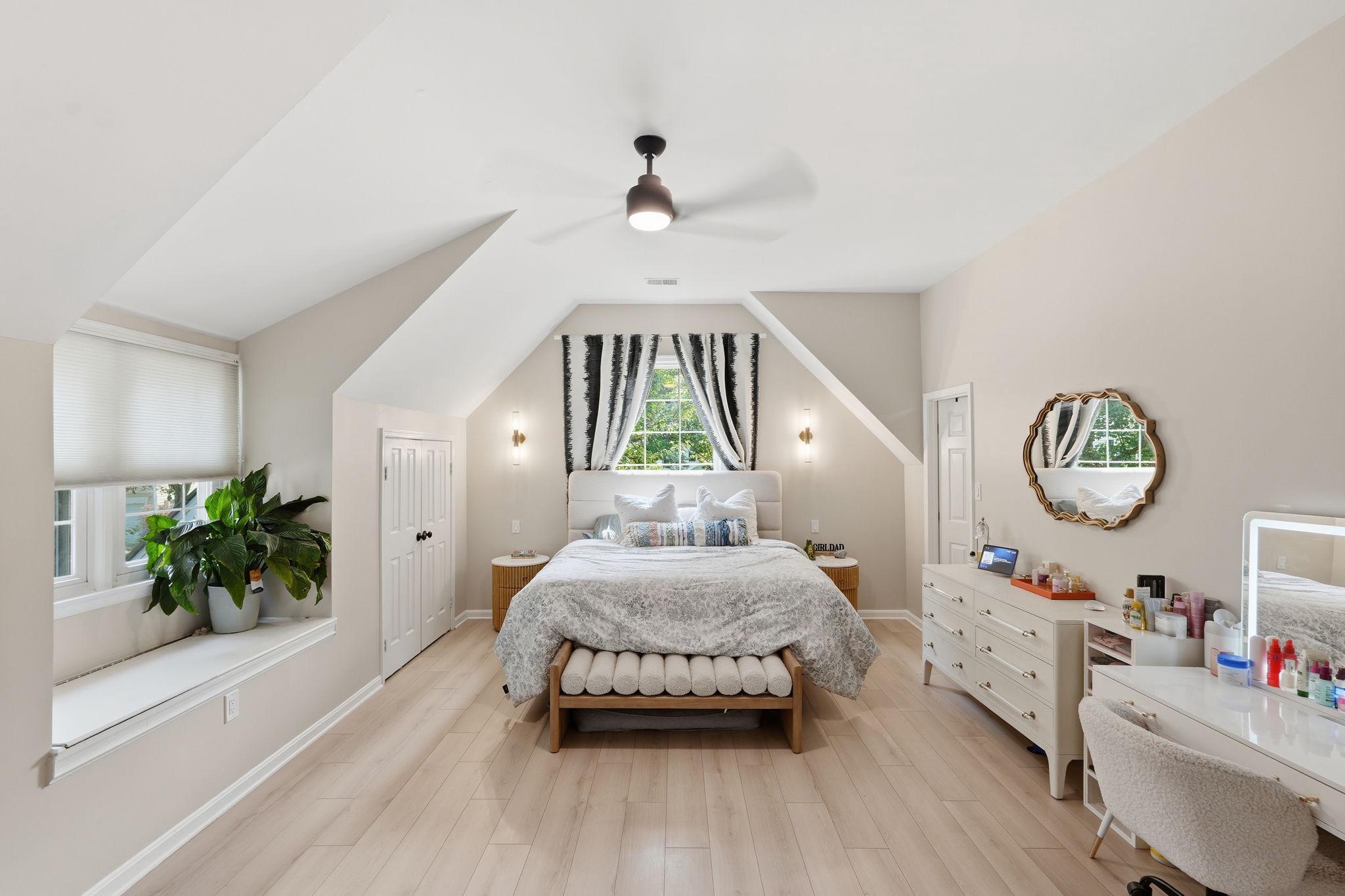118 UPSHIRE CIRCLE