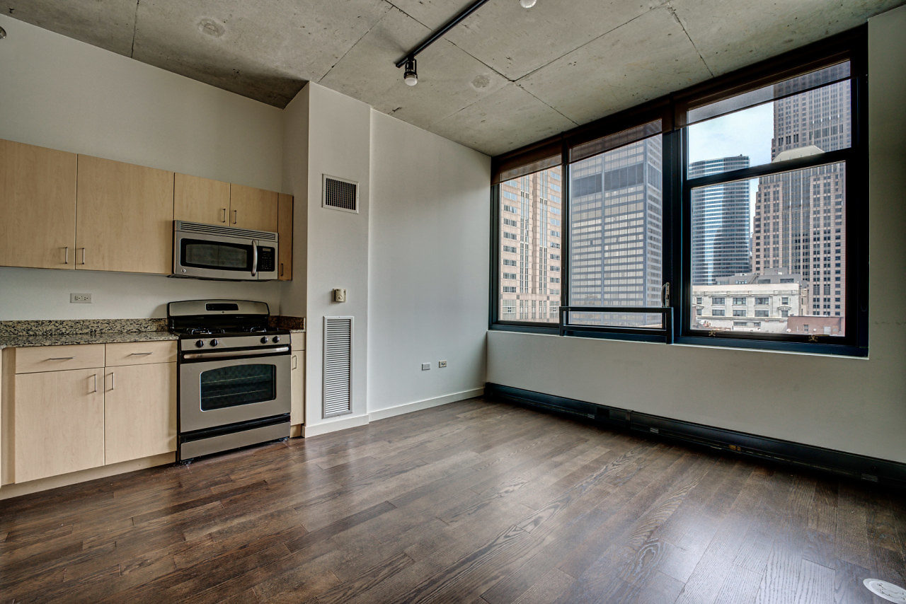 235 W Van Buren Street Unit: 2020