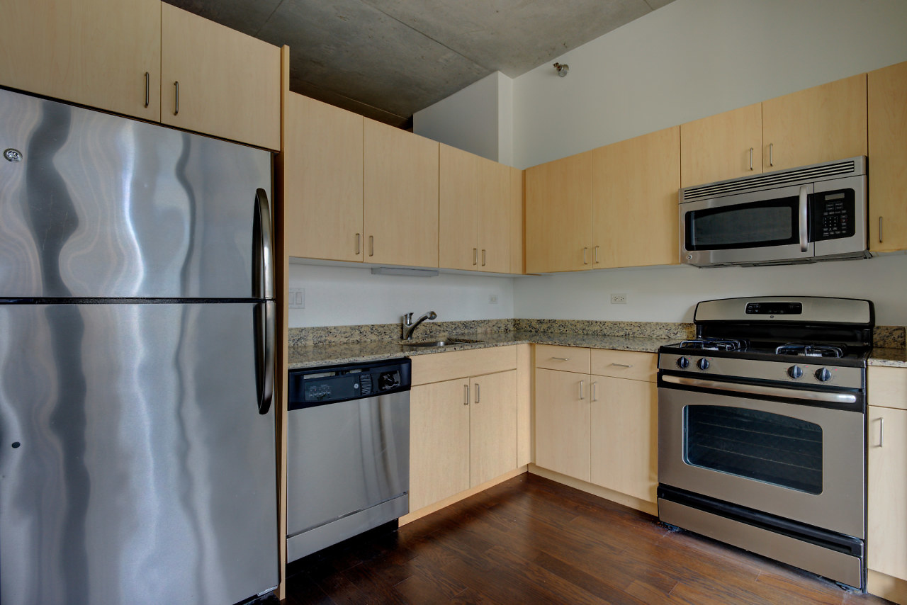 235 W Van Buren Street Unit: 2020