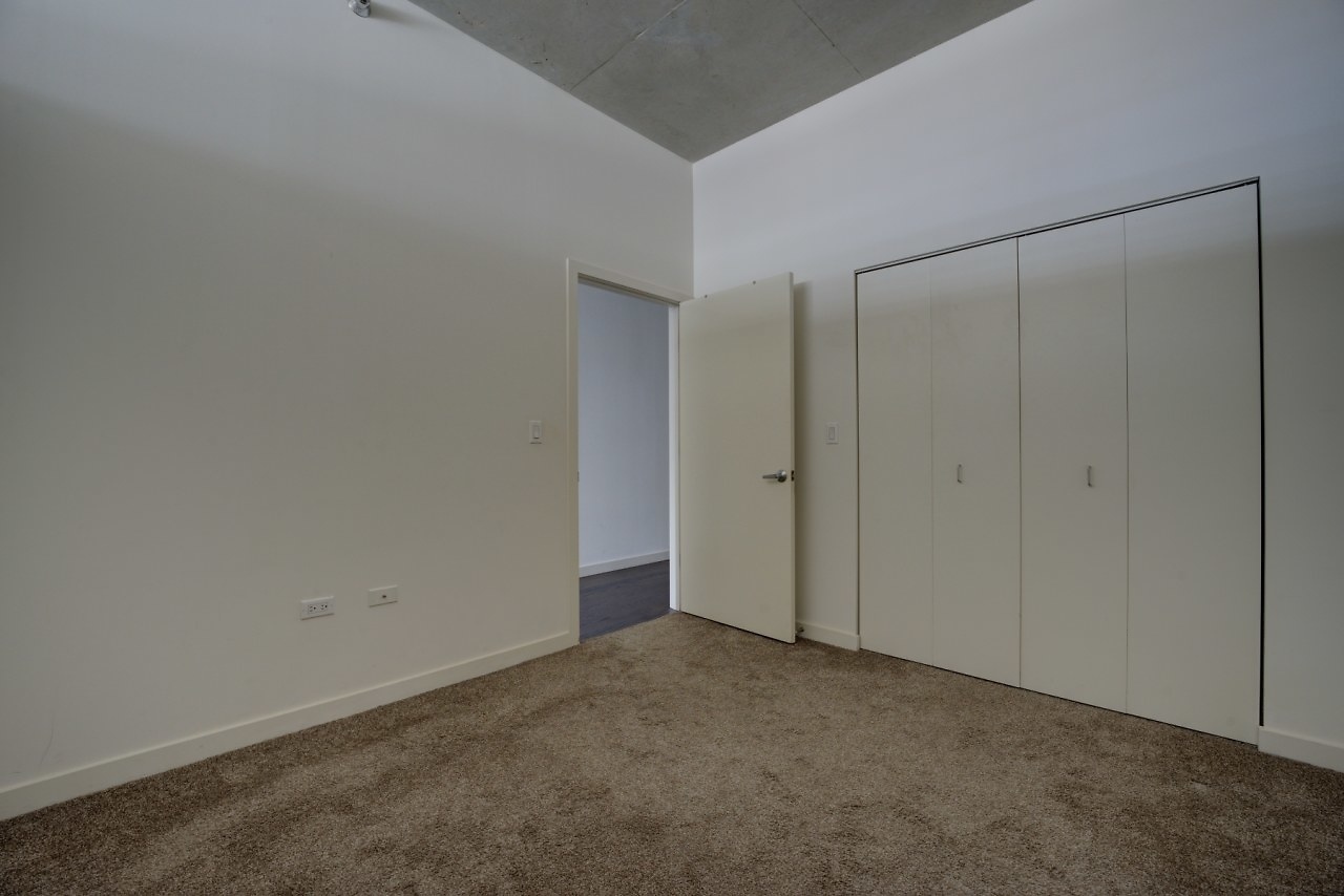 235 W Van Buren Street Unit: 2020