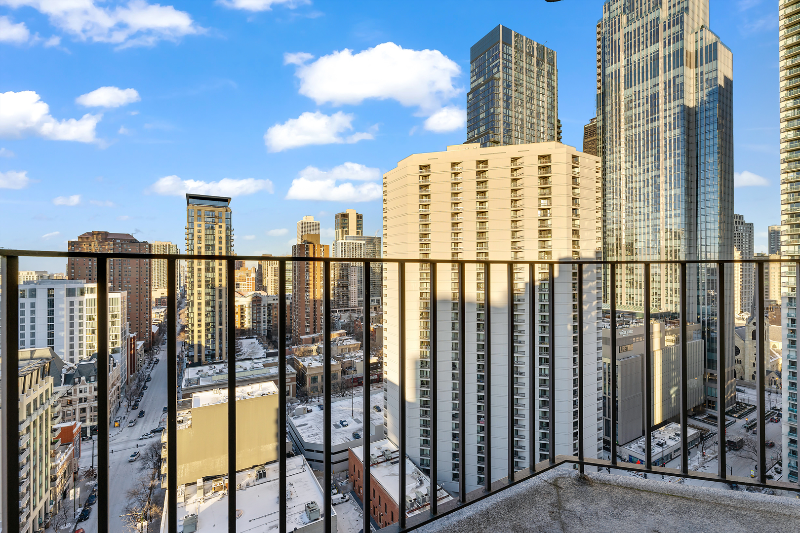 70 W HURON Street Unit: 2203