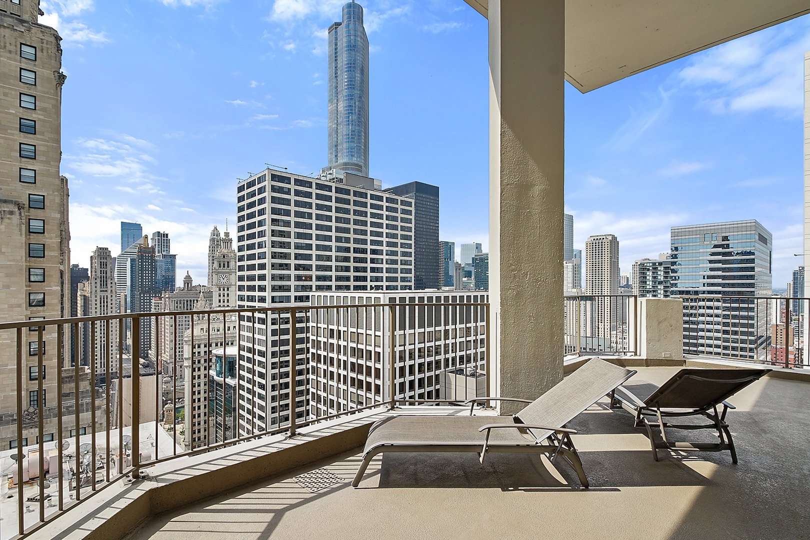 535 N MICHIGAN Avenue Unit: 3007