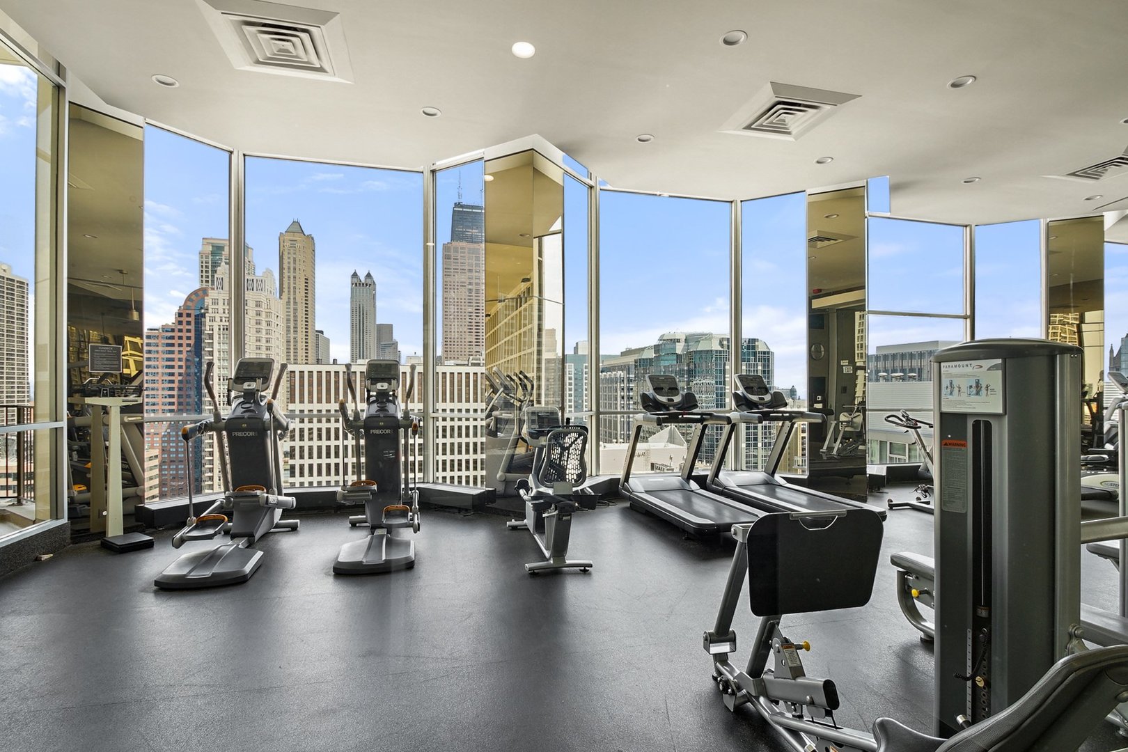 535 N MICHIGAN Avenue Unit: 3007