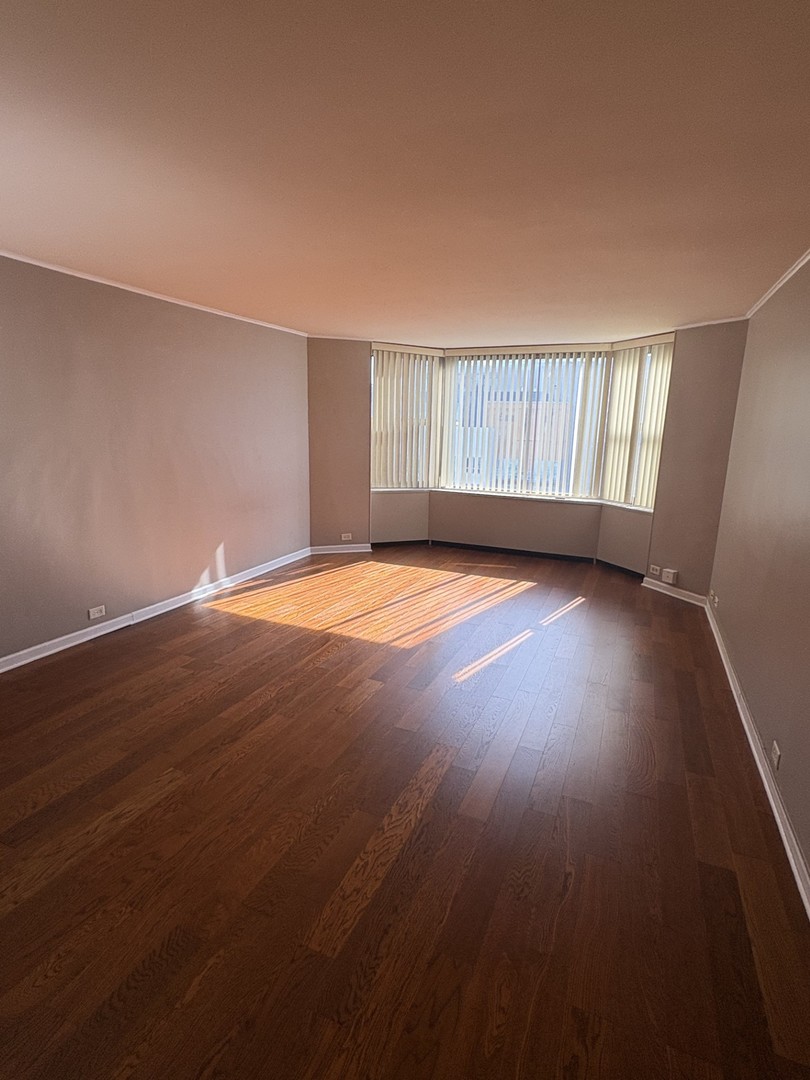 535 N MICHIGAN Avenue Unit: 3007