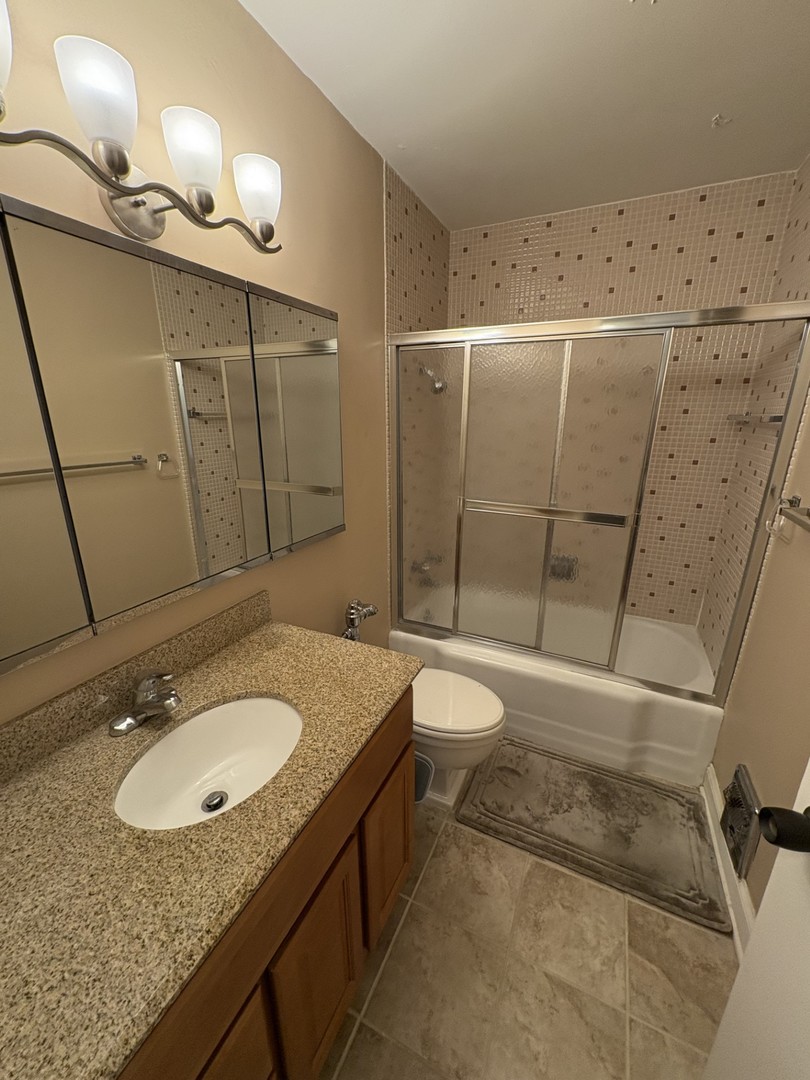 535 N MICHIGAN Avenue Unit: 3007