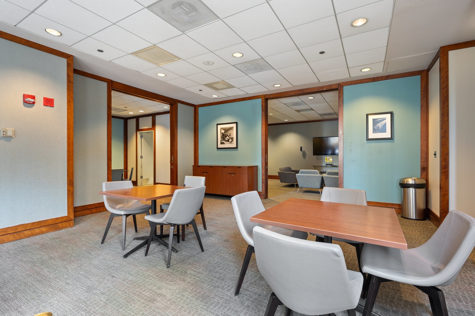 222 N Columbus Drive Unit: 902