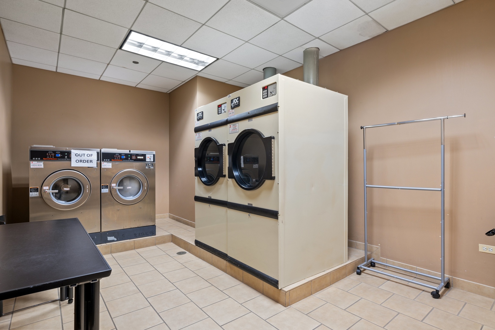 222 N Columbus Drive Unit: 902