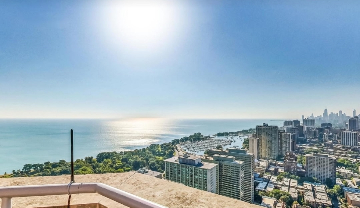 3660 N LAKE SHORE Drive Unit: 711