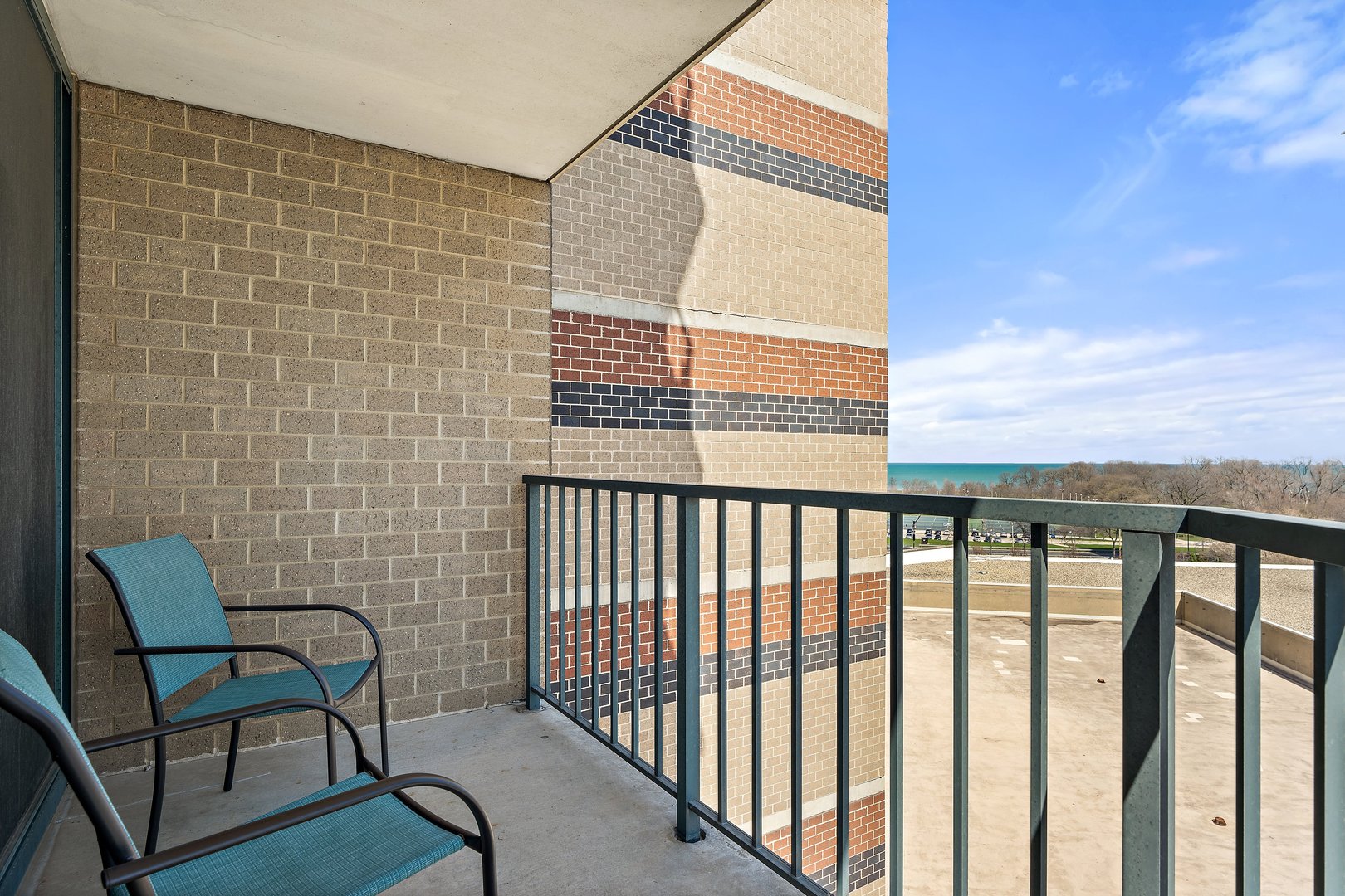 3660 N LAKE SHORE Drive Unit: 711