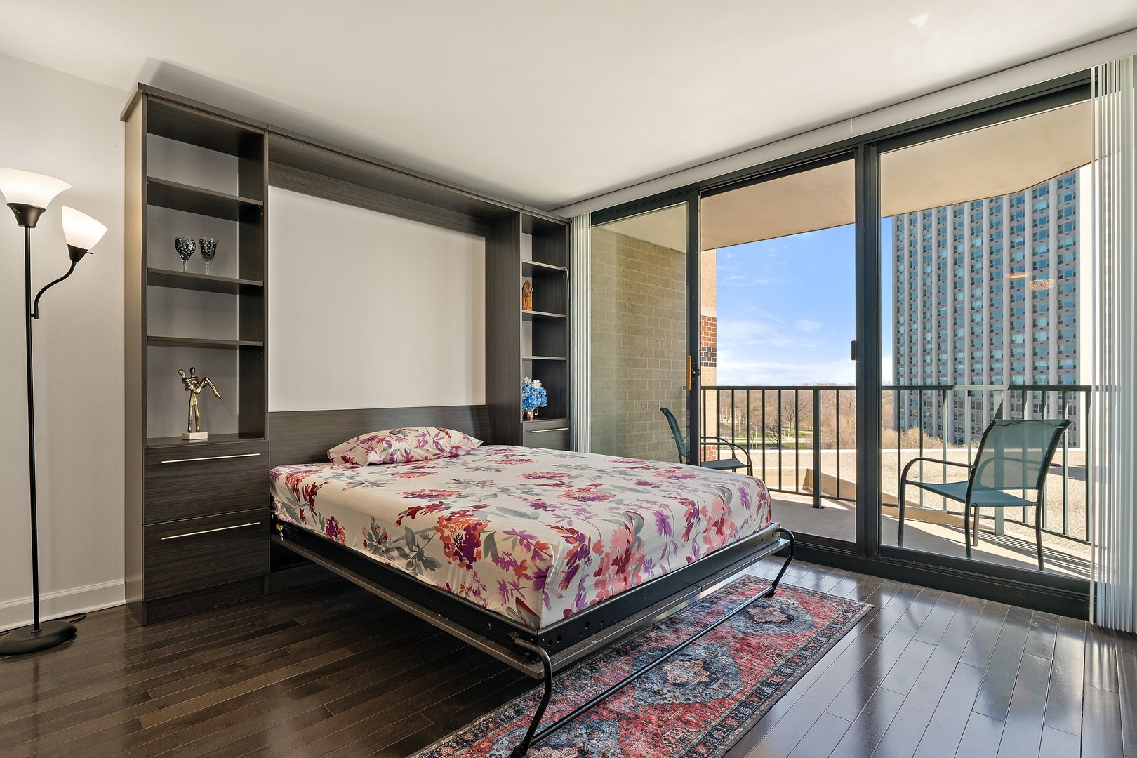 3660 N LAKE SHORE Drive Unit: 711