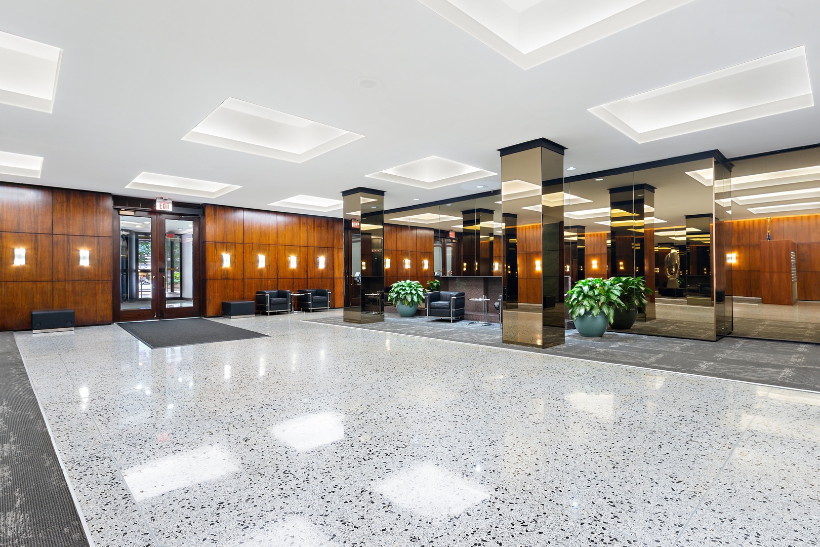 535 N Michigan Avenue Unit: 1907